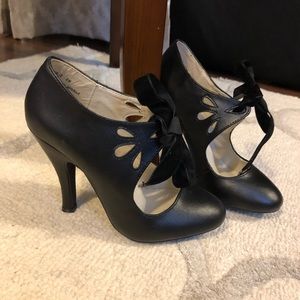 Dolce by mojo moxy HALIEE black w/ velvet bow
